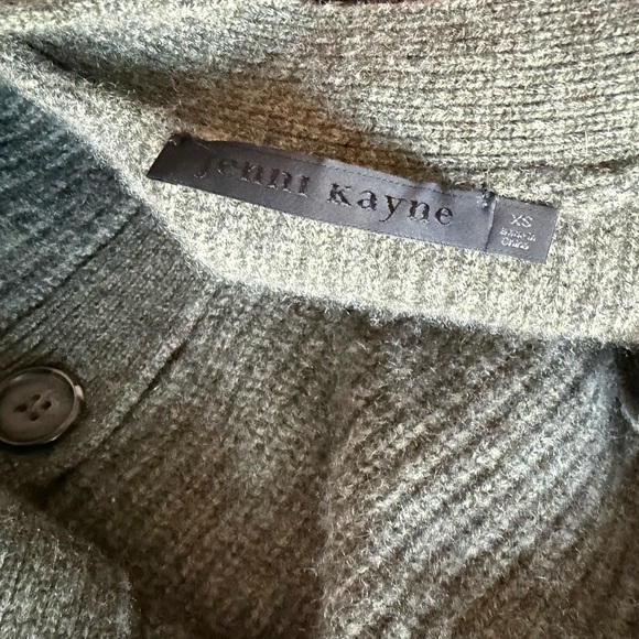 Jenni Kayne Cashmere Cardigan – Deep Green – XS
💚 Timeless, elevated essential - Picture 5 of 7